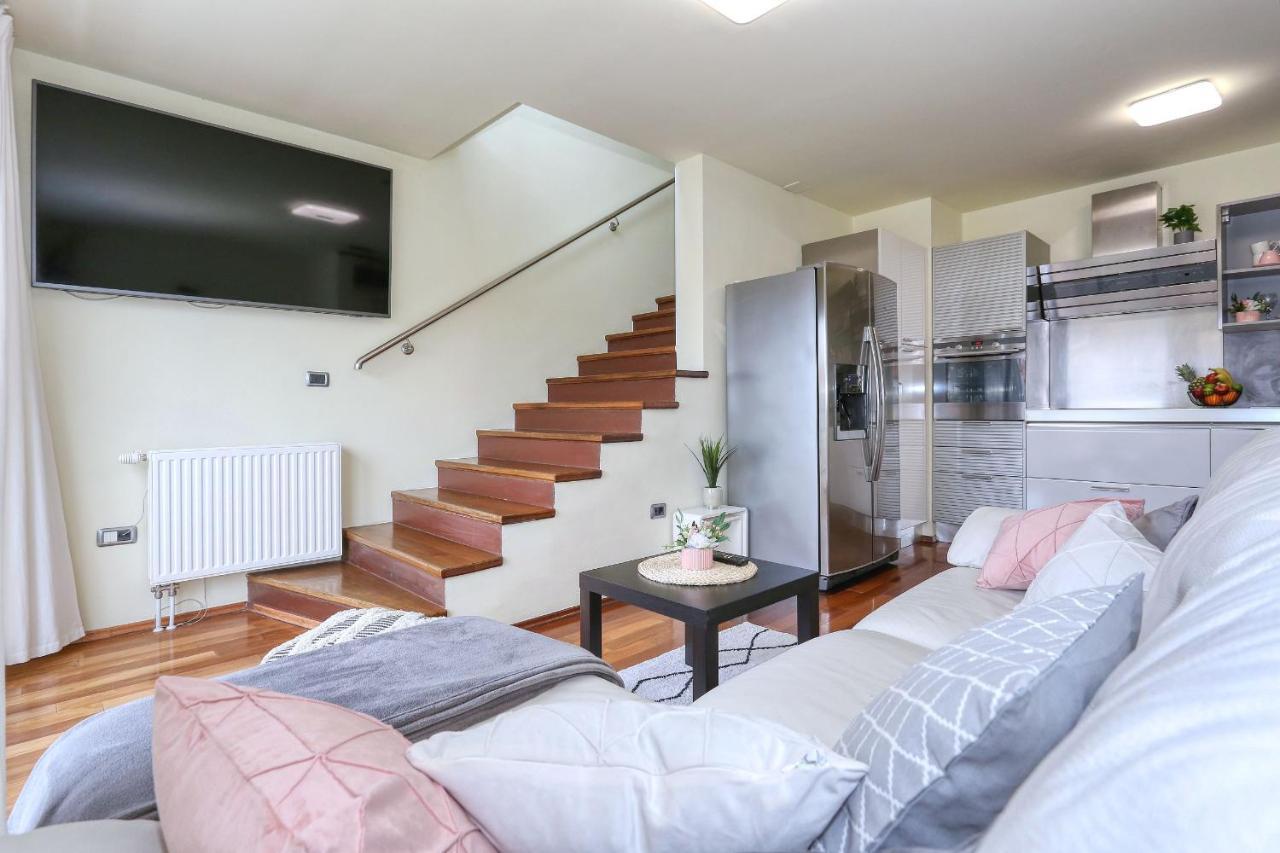 Elena Apartman