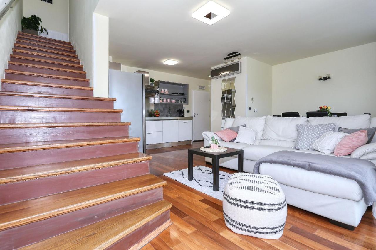 Elena Apartman Zadar